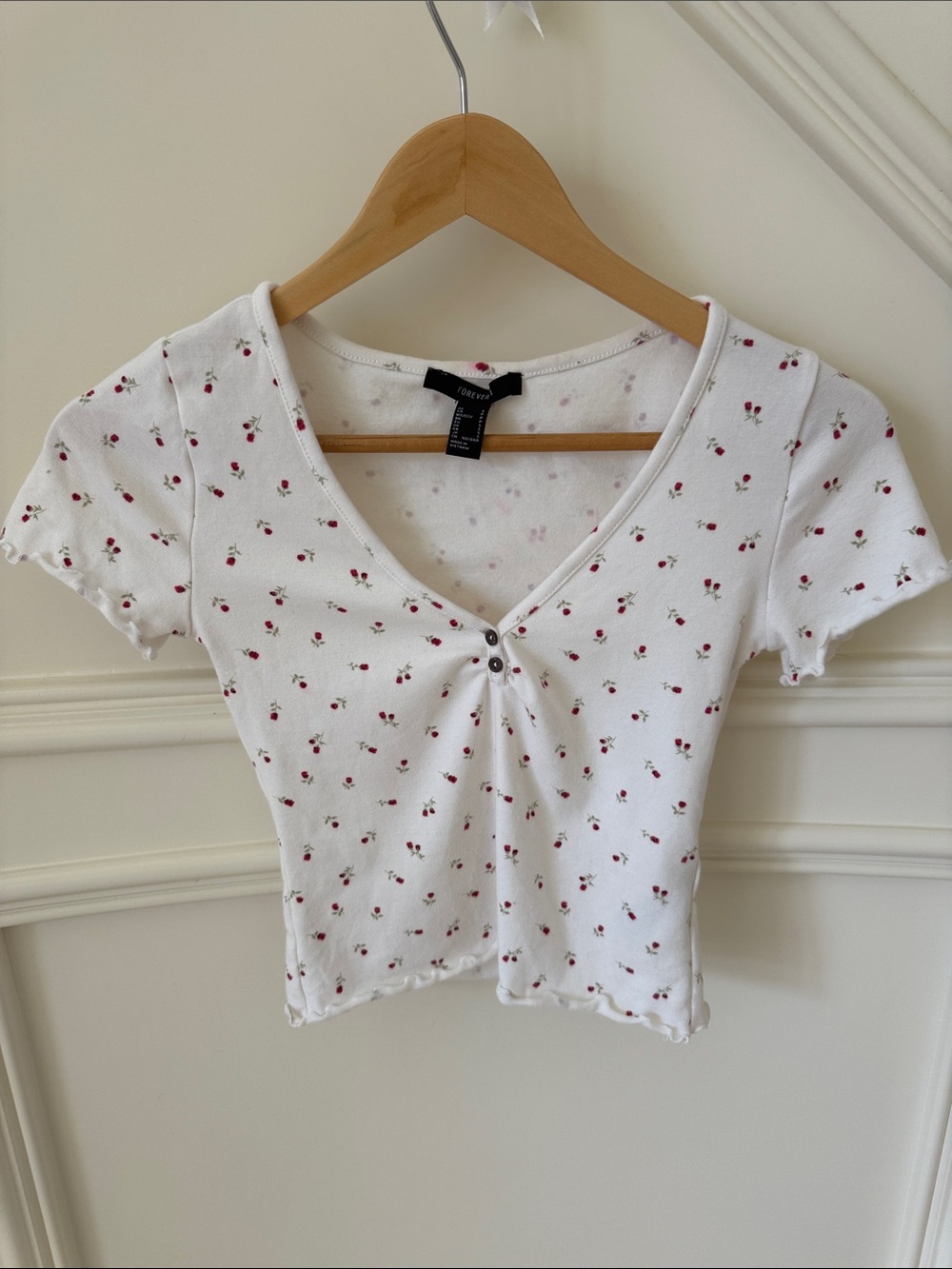 Forever 21 White Ribbed Cherry-Print V-Neck Crop Top